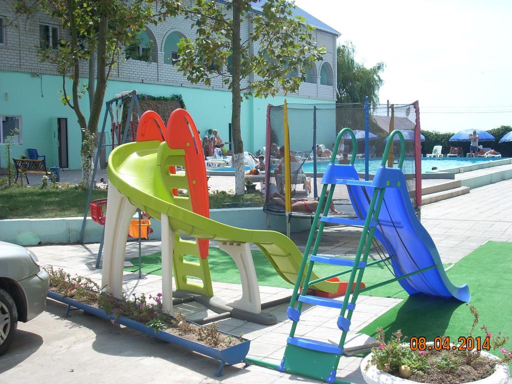 Dolce Vita Resort Hotel Zaliznyj Port Exteriér fotografie